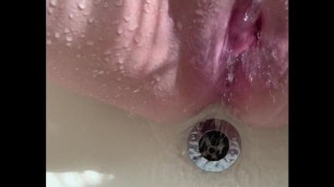 Tight Wet Pussy Young Girl Squirts in the Bathtub