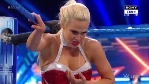 Hot Blonde WWE Divas Fighting