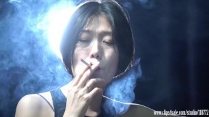 Extrem Girl Lulu Chain Smoking three Cigarettes HD