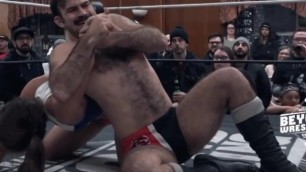 Wrestler's Hot Public Bulge in Speedo