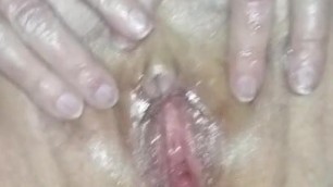 Bbw masturbating pink pussy